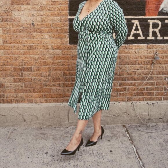 Women's Long Sleeve Midi Arrow Geo Green Wrap Dress - DVF for Target XXS - Picture 5 of 10